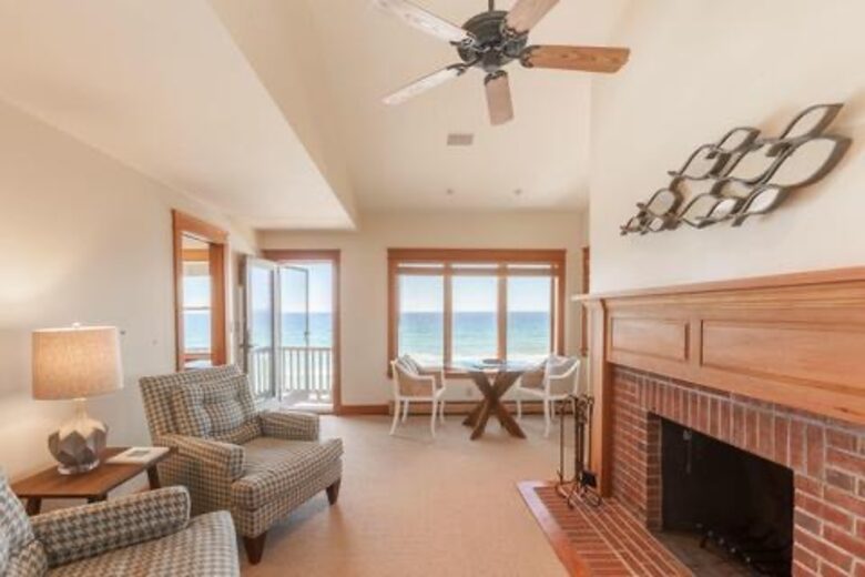 Timeless Maine Coastal Retreat with Panoramic Views - Biddeford, Maine