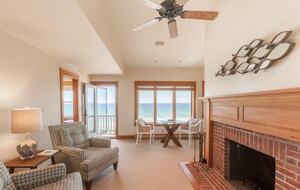 Timeless Maine Coastal Retreat with Panoramic Views - Biddeford, Maine