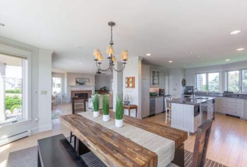 Timeless Maine Coastal Retreat with Panoramic Views - Biddeford, Maine