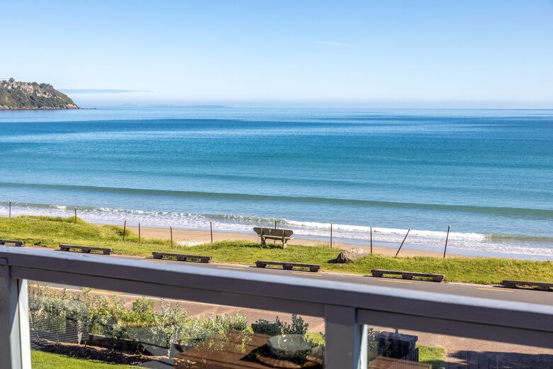 Premier Coastal Haven on Onetangi Bay - Onetangi, Waiheke Island, New Zealand