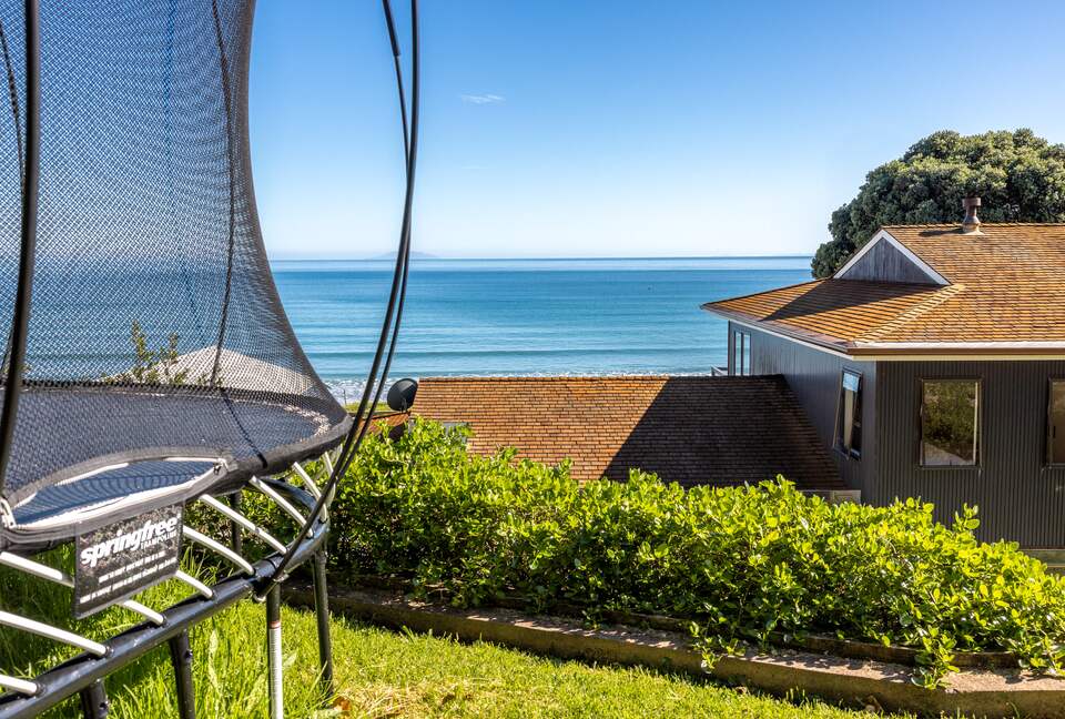 Premier Coastal Haven on Onetangi Bay - Onetangi, Waiheke Island, New Zealand