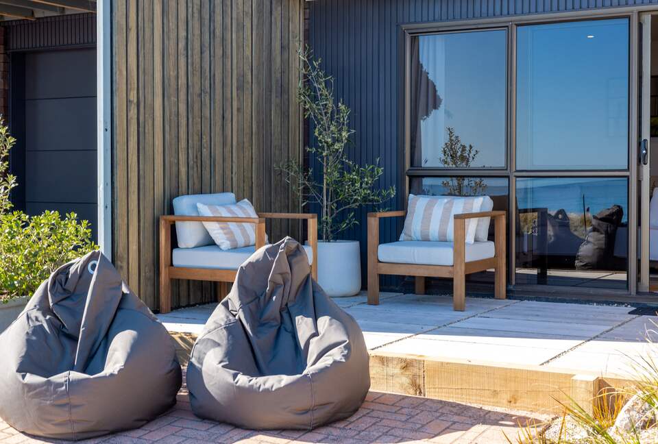 Premier Coastal Haven on Onetangi Bay - Onetangi, Waiheke Island, New Zealand