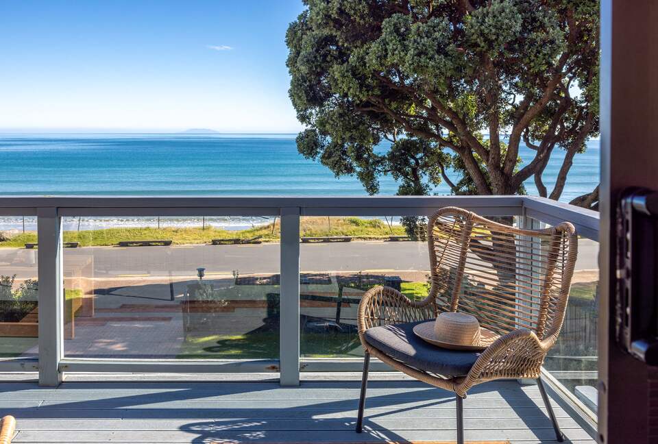 Premier Coastal Haven on Onetangi Bay - Onetangi, Waiheke Island, New Zealand
