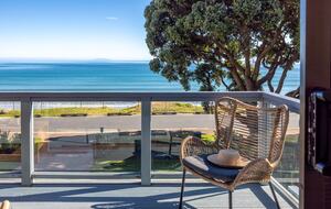 Premier Coastal Haven on Onetangi Bay - Onetangi, Waiheke Island, New Zealand