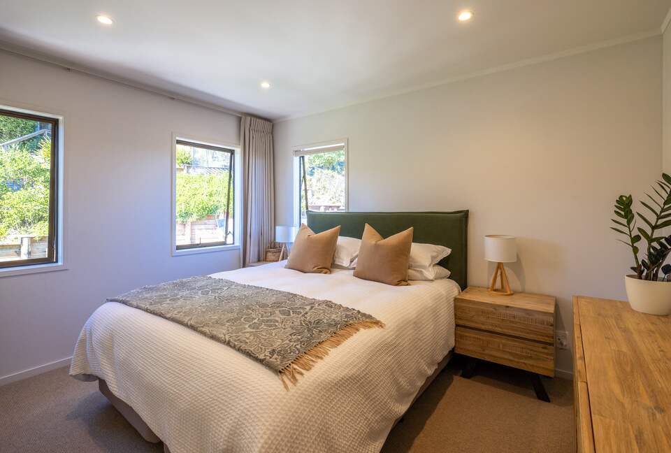 Premier Coastal Haven on Onetangi Bay - Onetangi, Waiheke Island, New Zealand
