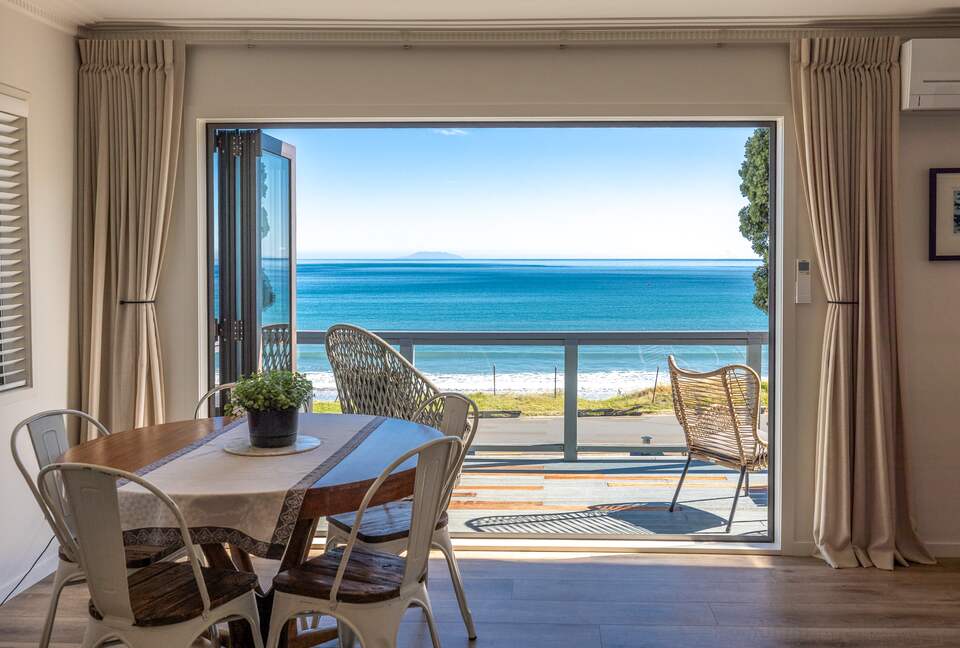 Premier Coastal Haven on Onetangi Bay - Onetangi, Waiheke Island, New Zealand