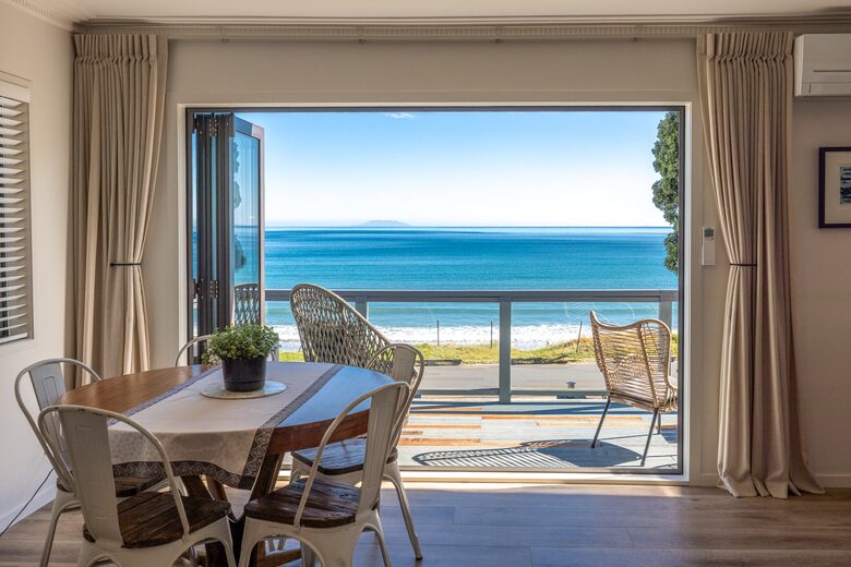 Premier Coastal Haven on Onetangi Bay - Onetangi, Waiheke Island, New Zealand