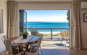 Premier Coastal Haven on Onetangi Bay - Onetangi, Waiheke Island, New Zealand