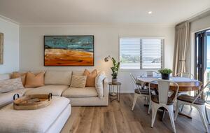 Premier Coastal Haven on Onetangi Bay - Onetangi, Waiheke Island, New Zealand