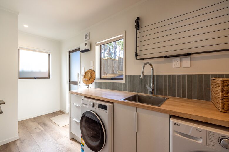 Premier Coastal Haven on Onetangi Bay - Onetangi, Waiheke Island, New Zealand