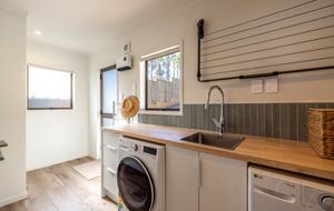 Premier Coastal Haven on Onetangi Bay - Onetangi, Waiheke Island, New Zealand