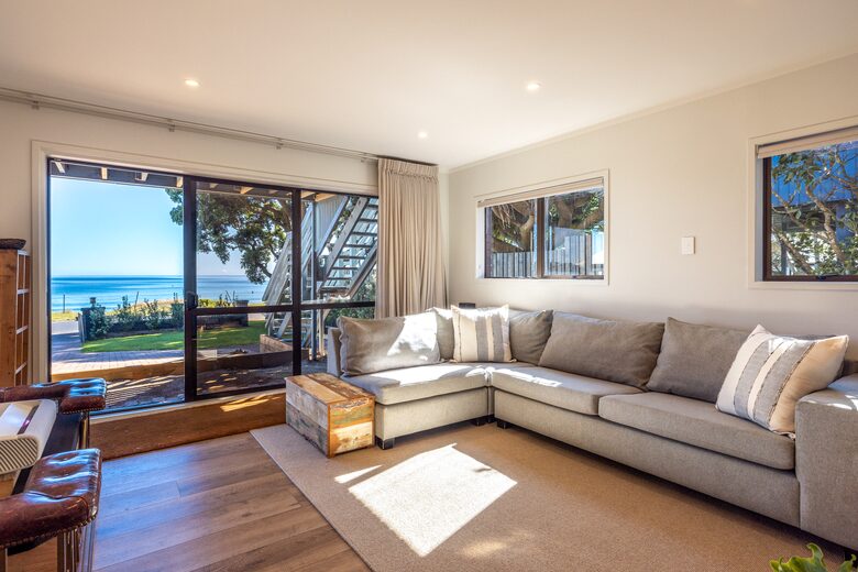 Premier Coastal Haven on Onetangi Bay - Onetangi, Waiheke Island, New Zealand