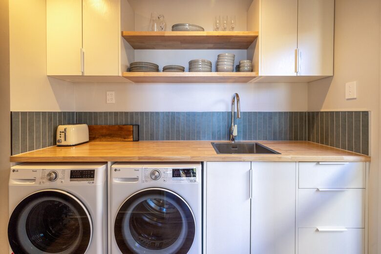 Premier Coastal Haven on Onetangi Bay - Onetangi, Waiheke Island, New Zealand