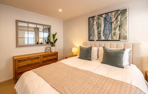 Premier Coastal Haven on Onetangi Bay - Onetangi, Waiheke Island, New Zealand