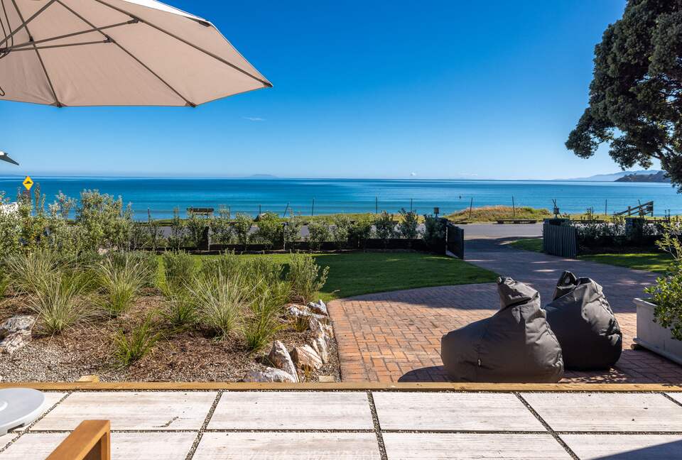 Premier Coastal Haven on Onetangi Bay - Onetangi, Waiheke Island, New Zealand