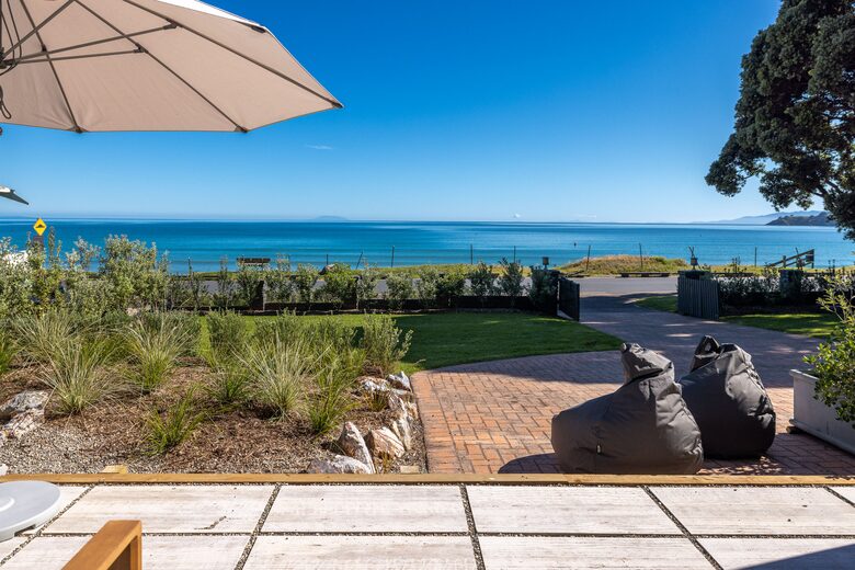 Premier Coastal Haven on Onetangi Bay - Onetangi, Waiheke Island, New Zealand