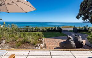 Premier Coastal Haven on Onetangi Bay - Onetangi, Waiheke Island, New Zealand