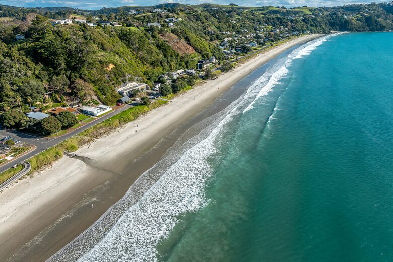 Premier Coastal Haven on Onetangi Bay - Onetangi, Waiheke Island, New Zealand