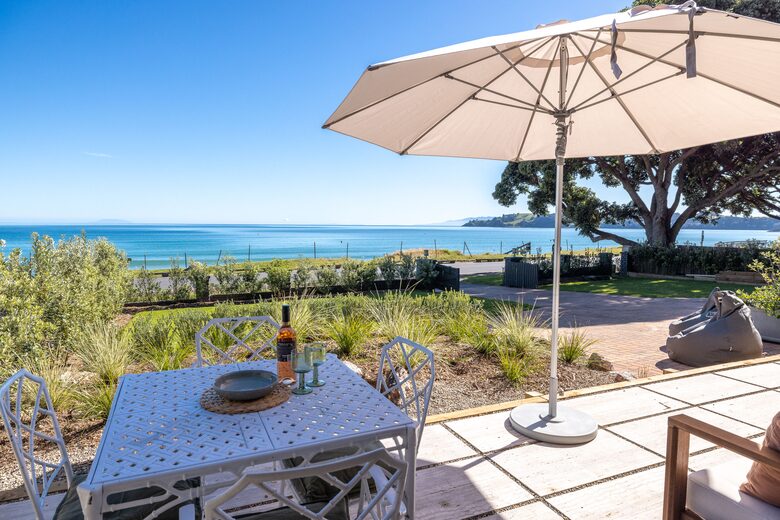 Premier Coastal Haven on Onetangi Bay - Onetangi, Waiheke Island, New Zealand