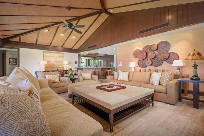 Elegant Hawaiian Retreat with Fairway Views - Kailua Kona, Hawaii