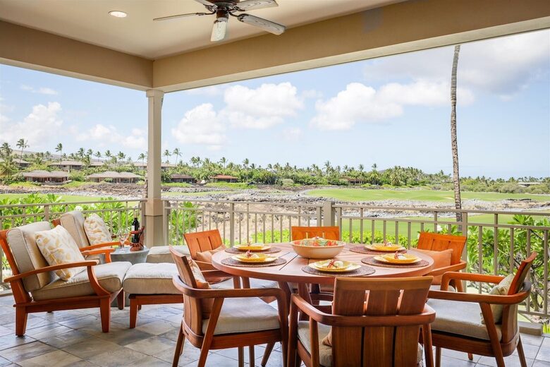 Elegant Hawaiian Retreat with Fairway Views - Kailua Kona, Hawaii