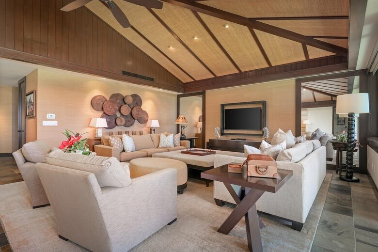 Elegant Hawaiian Retreat with Fairway Views - Kailua Kona, Hawaii