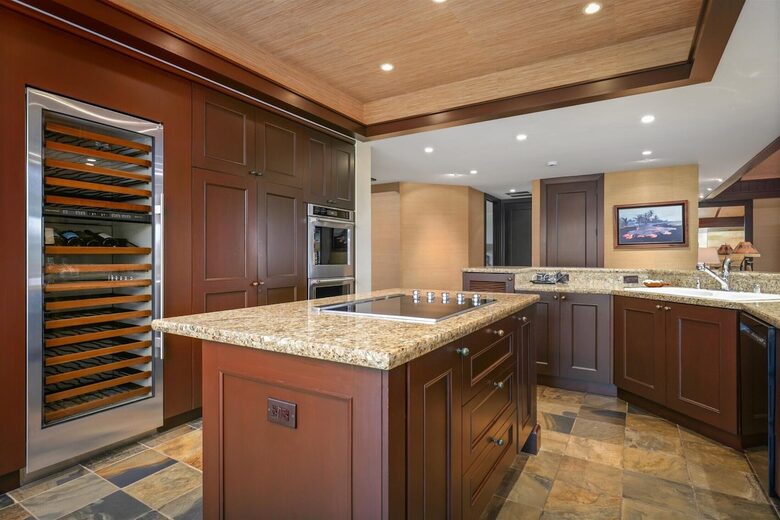 Elegant Hawaiian Retreat with Fairway Views - Kailua Kona, Hawaii