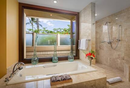 Elegant Hawaiian Retreat with Fairway Views - Kailua Kona, Hawaii