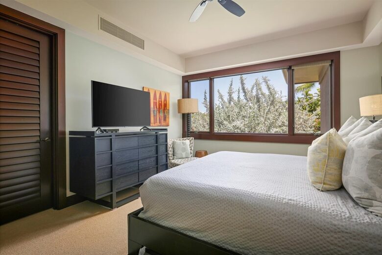 Elegant Hawaiian Retreat with Fairway Views - Kailua Kona, Hawaii