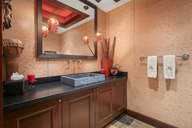 Elegant Hawaiian Retreat with Fairway Views - Kailua Kona, Hawaii