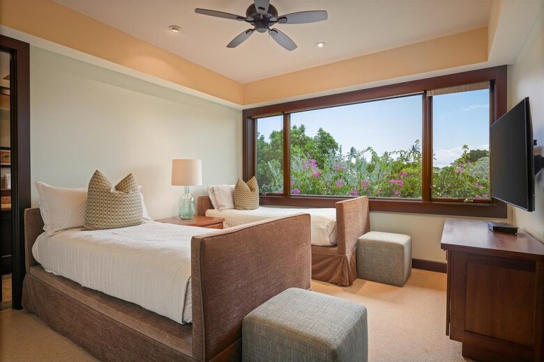 Elegant Hawaiian Retreat with Fairway Views - Kailua Kona, Hawaii