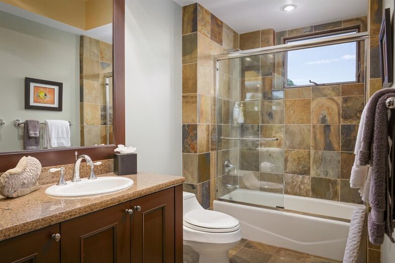 Elegant Hawaiian Retreat with Fairway Views - Kailua Kona, Hawaii