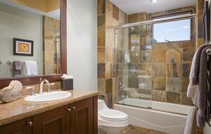 Elegant Hawaiian Retreat with Fairway Views - Kailua Kona, Hawaii