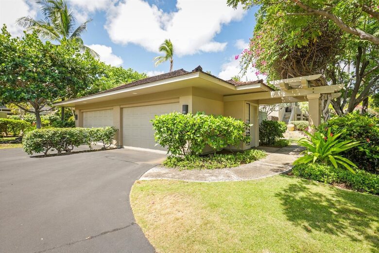 Elegant Hawaiian Retreat with Fairway Views - Kailua Kona, Hawaii
