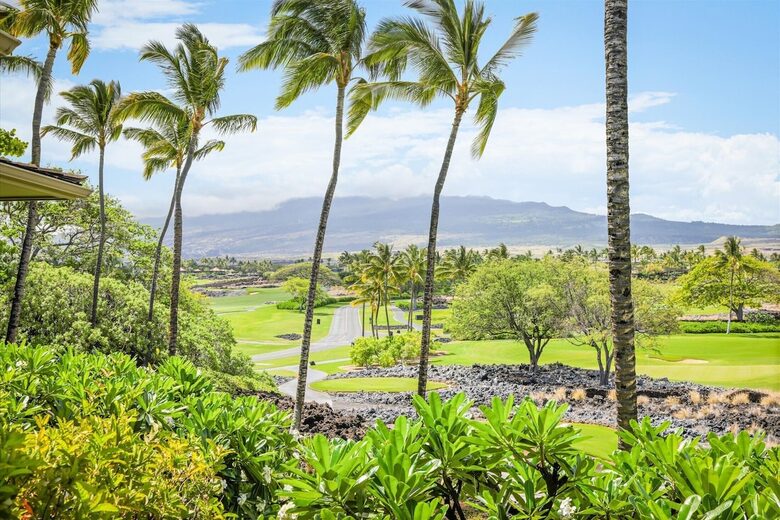 Elegant Hawaiian Retreat with Fairway Views - Kailua Kona, Hawaii