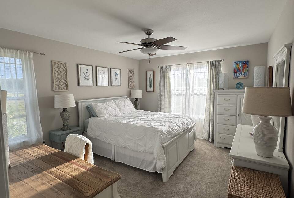 2nd Floor Bedroom 2 with a Queen size bed