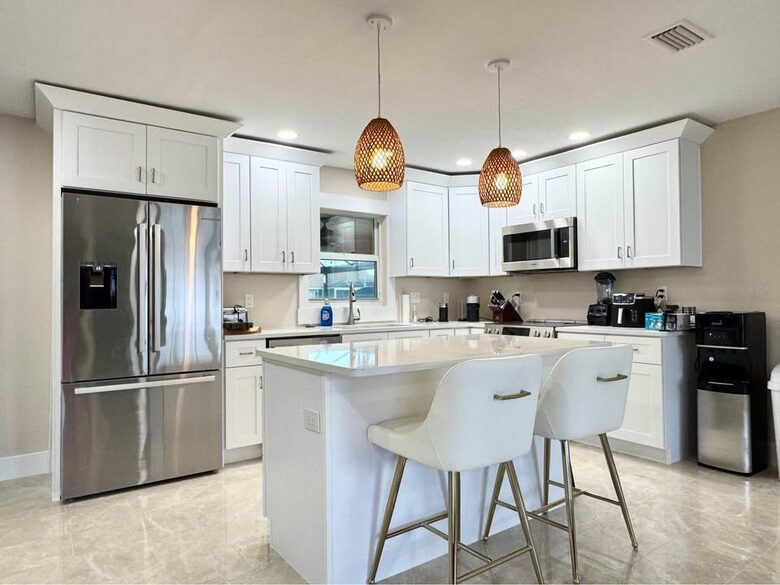 Modern Canal-Front Escape in Southwest Cape Coral - Cape Coral, Florida