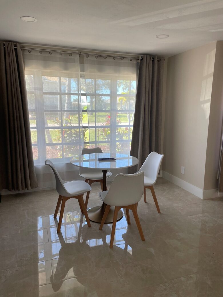 Modern Canal-Front Escape in Southwest Cape Coral - Cape Coral, Florida