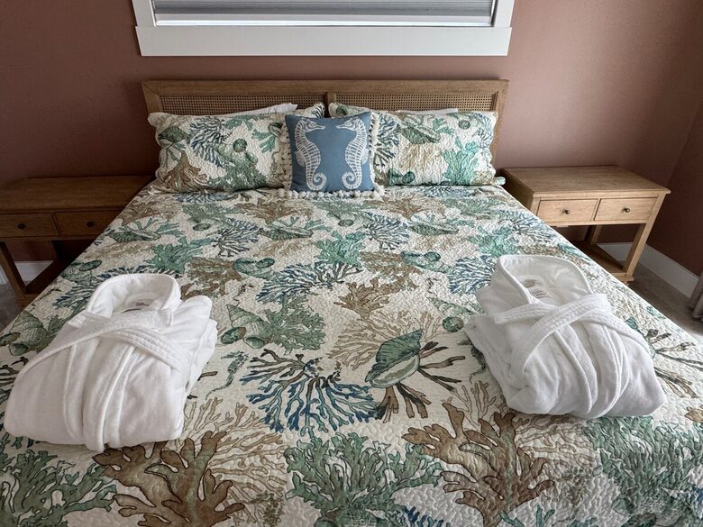 Modern Canal-Front Escape in Southwest Cape Coral - Cape Coral, Florida