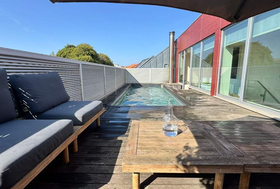 Skyline Serenity | A Contemporary Porto Townhouse - Porto, Portugal