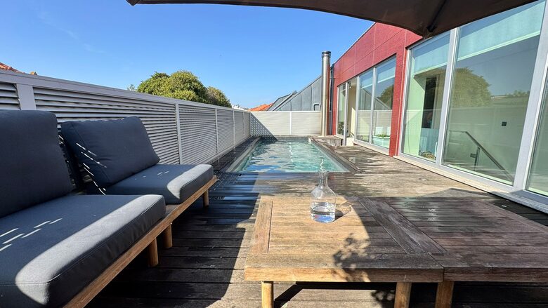 Skyline Serenity | A Contemporary Porto Townhouse - Porto, Portugal