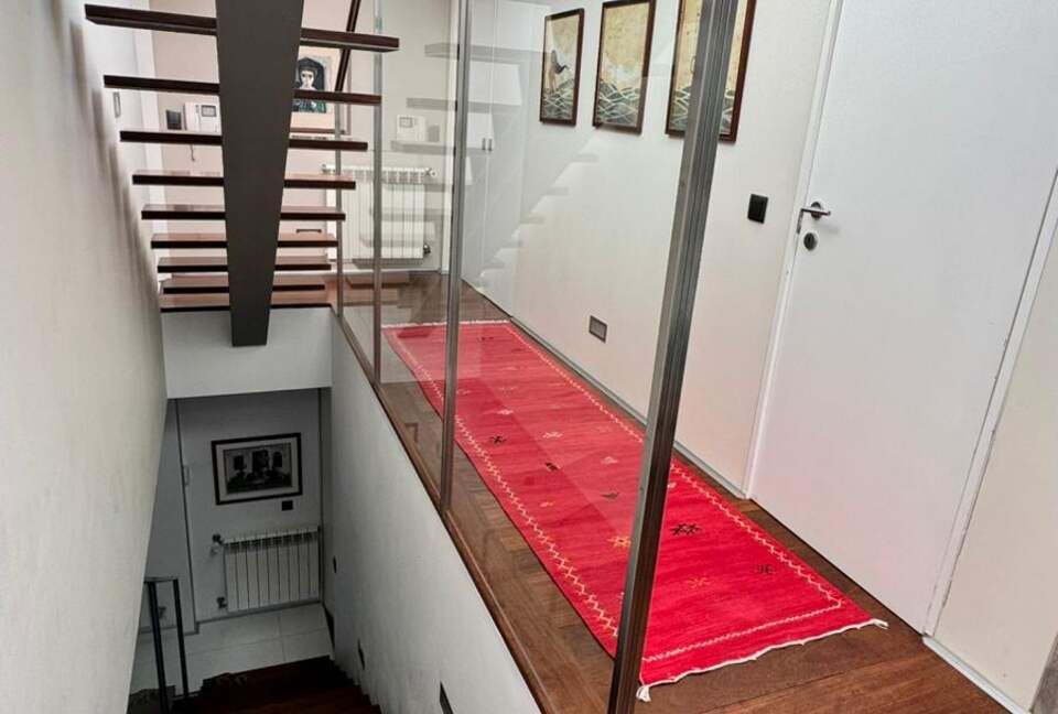 Skyline Serenity | A Contemporary Porto Townhouse - Porto, Portugal