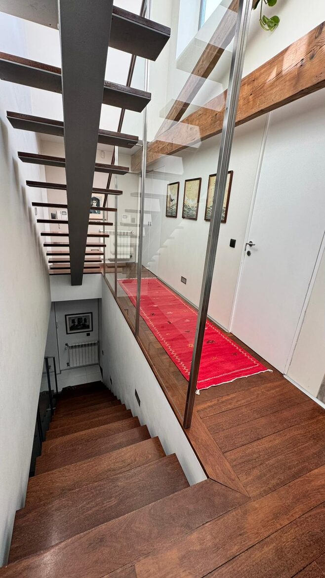 Skyline Serenity | A Contemporary Porto Townhouse - Porto, Portugal