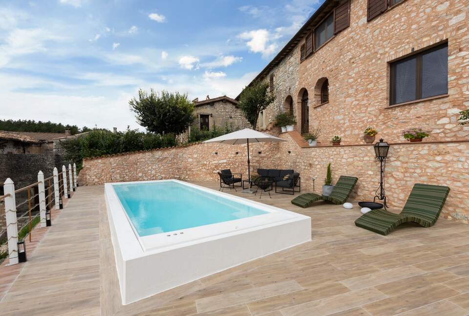 A Refined Country Estate in Umbria - Trevi, Italy