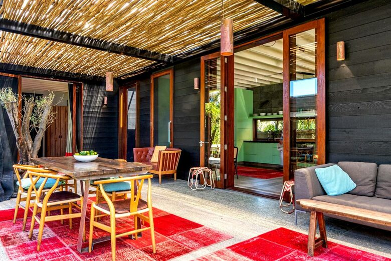 Luxury Beach Retreat Steps from Byron Bay’s Sand and Sea - Byron Bay, Australia