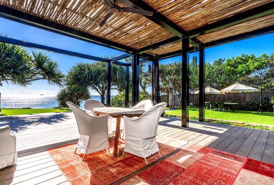 Luxury Beach Retreat Steps from Byron Bay’s Sand and Sea - Byron Bay, Australia