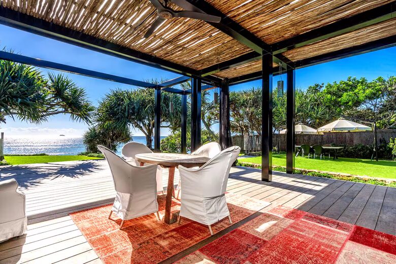 Luxury Beach Retreat Steps from Byron Bay’s Sand and Sea - Byron Bay, Australia