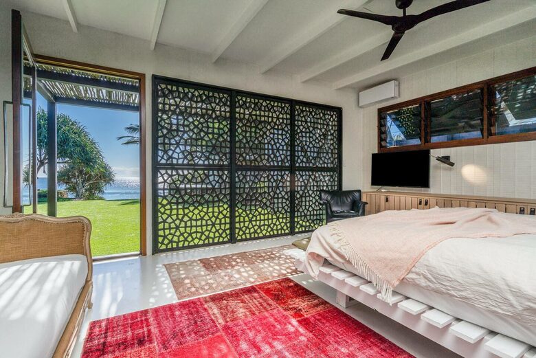 Luxury Beach Retreat Steps from Byron Bay’s Sand and Sea - Byron Bay, Australia