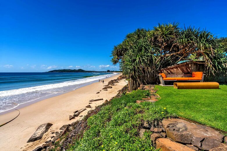 Luxury Beach Retreat Steps from Byron Bay’s Sand and Sea - Byron Bay, Australia