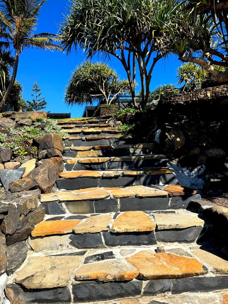 Luxury Beach Retreat Steps from Byron Bay’s Sand and Sea - Byron Bay, Australia